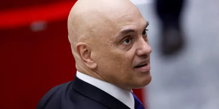 Alexandre de Moraes solta 173 manifestantes de 08 de Janeiro com medidas restritivas