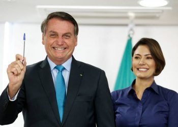 Bolsonaro sobre Michelle disputar a Presidência ‘Não tem vivência política e ela não quer’