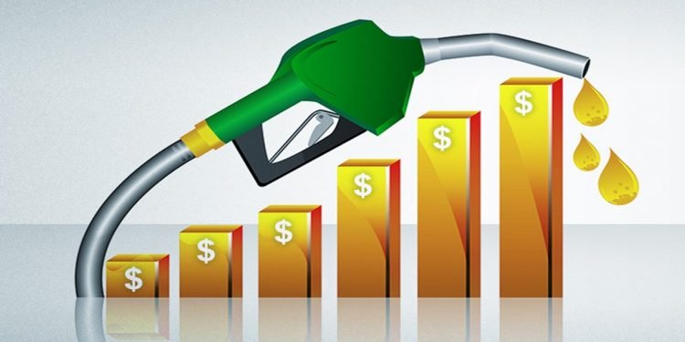 Gasolina sobe 9% e fica mais cara em todas as regiões