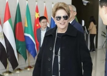 Em Xangai, Dilma tem 1º dia como presidente do Banco do BRICS