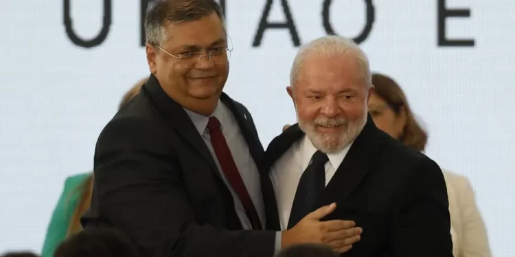 Após ataques no RN, Flávio Dino diz que Governo Lula financiará melhorias em presídios do Estado