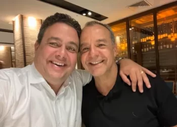 Ex-presidente da OAB posta foto com Cabral: “Anos de injustiças”