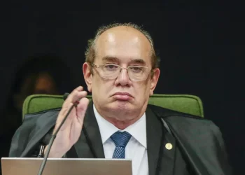 Gilmar Mendes cobra urgência em regulação das redes sociais