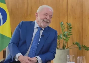 Lula fala sobre período da prisão: ‘Só vou ficar bem quando f$#%¨% com o Moro’