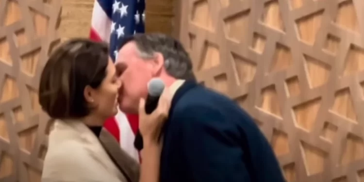 Michelle e Jair Bolsonaro se encontram nos EUA: “Deus tem o controle”