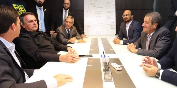 Bolsonaro a parlamentares do PL: “A bola está com vocês”