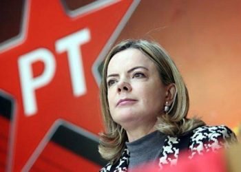 Presidente do Banco Central tem que sair do cargo, diz Gleisi