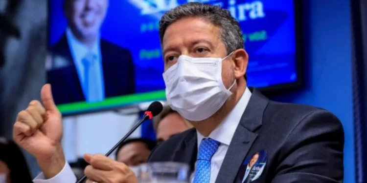 Presidente da Câmara ameaça deputados que falarem palavrões contra Lula e Bolsonaro