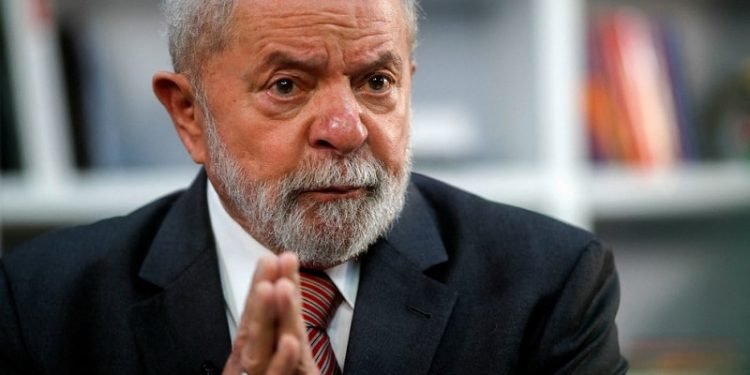 Lula anuncia a retomada do projeto que deu errado para o povo e certo para os criminosos