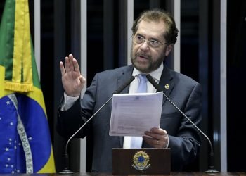 Senador reúne assinaturas suficientes para abrir a CPI das ONGs na Amazônia