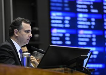 Congresso aprova reajuste salarial de 9% para servidores públicos federais