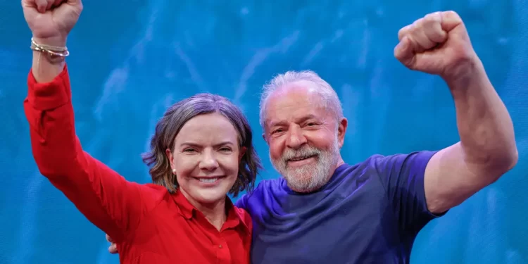 Gleisi diz que PT precisará de mais 4 anos no poder para consolidar projeto