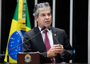 Petista monta cabide de empregos em agência de comércio internacional