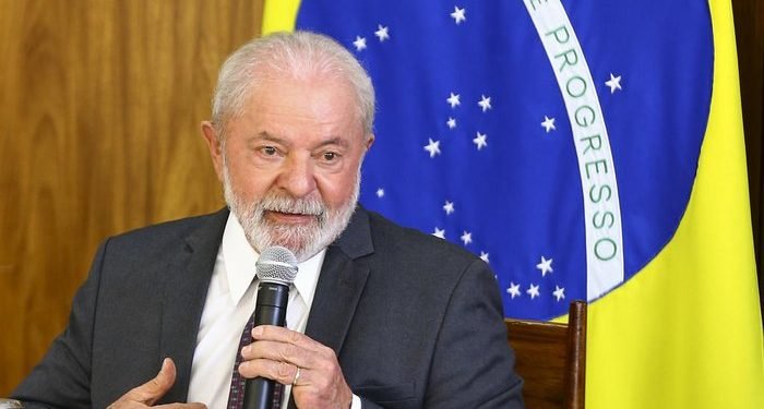 Início da gestão Lula é marcado por crise na comunicação e falas polêmicas; oposição capitaliza deslizes