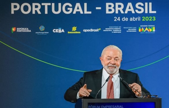 Lula critica protesto realizado contra ele em Portugal: ‘Papelão’