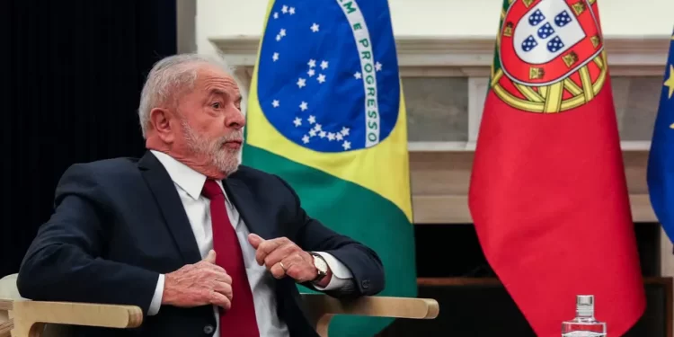 Em Portugal, Lula ataca juros e nega privatização de estatais