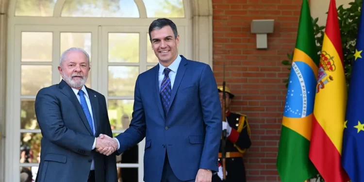 Na Espanha, Lula diz ser ‘impossível’ investir no Brasil