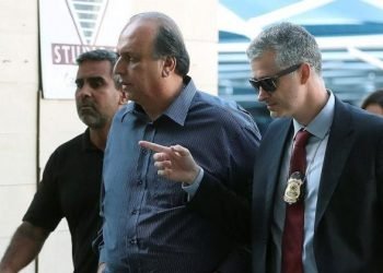 Ex-governador Pezão consegue absolvição de sentença de 99 anos de prisão