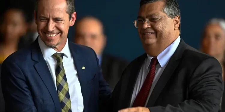 Em nova limpa no GSI, Cappelli exonera 26 servidores e três secretários nacionais