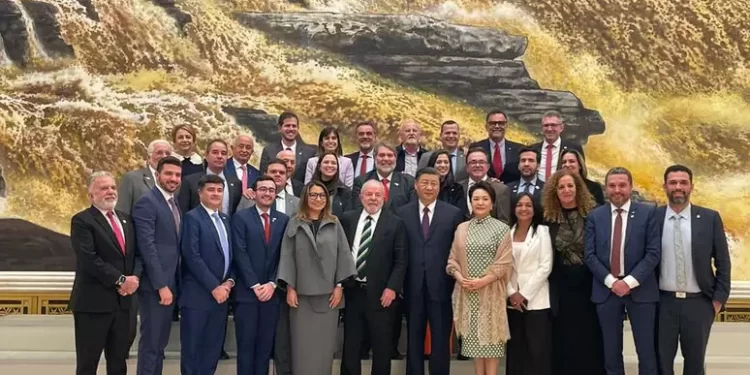 Lula leva Stédile à China, após líder do MST pregar invasões