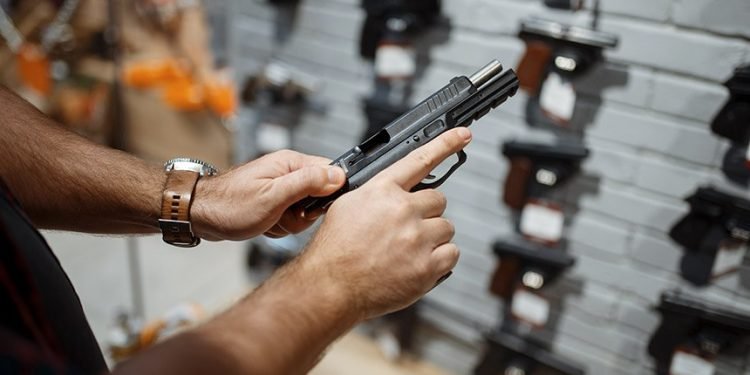 PT quer ‘IPVA’ anual para armas de fogo