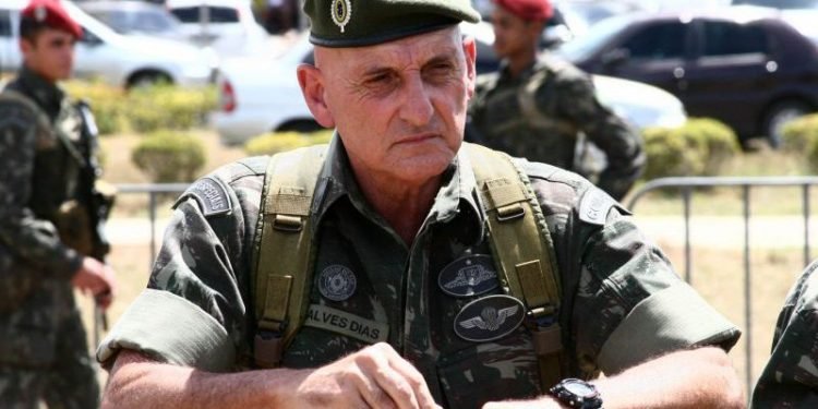 Gonçalves Dias alega motivos de saúde e falta em audiência na Câmara; veja atestado médico