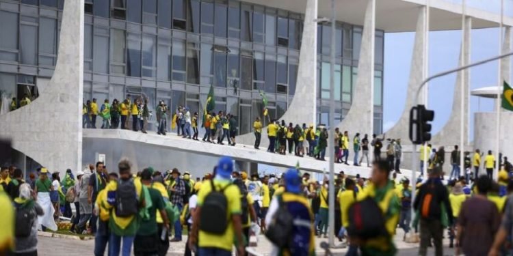 Manifestações: Moraes dá decisões com trechos repetidos e frases genéricas