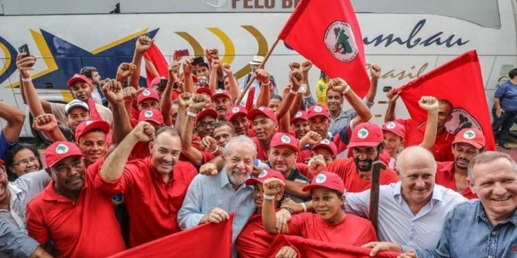 Bancada do agro pede prisão de líder do MST por ‘Abril Vermelho’