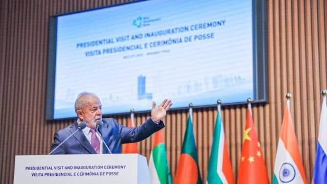 Na China, Lula afirma ser ‘contra’ o dólar