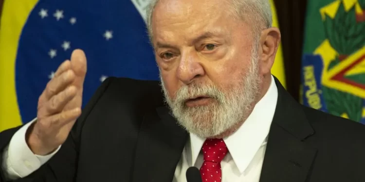 Lula evita citar números, mas diz que país vai ‘crescer mais do que os pessimistas estão prevendo’