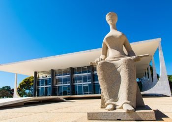 Estadão: ‘Não cabe ao STF regular redes sociais’