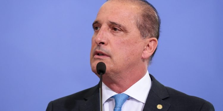 Ex-ministro de Bolsonaro, Onyx Lorenzoni critica medidas anunciadas por Lula no 1º de Maio
