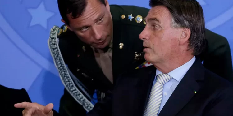 Mauro Cid, ex-auxiliar de Bolsonaro, depõe hoje à PF