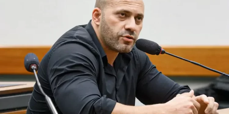 Moraes determina execução imediata da pena de Daniel Silveira