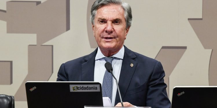 STF inicia julgamento de Collor; acusação pede 22 anos de prisão