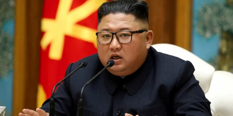 Coreia do Norte: bebê de 2 anos é condenado à prisão perpétua por pais serem pegos com Bíblia