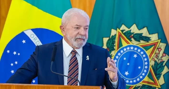 Lula distribui R$ 700 milhões a partidos em um único dia