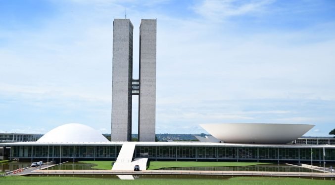 Governo se articula para tentar aprovar PL das Fake News em meio à instalação de CPIs