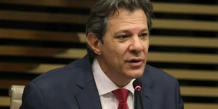 Haddad viaja ao Japão para pedir ajuda… à Argentina
