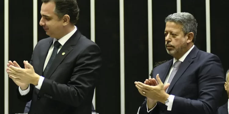 Barroso pede explicações a Lira e Pacheco sobre exclusão do Novo na CPMI