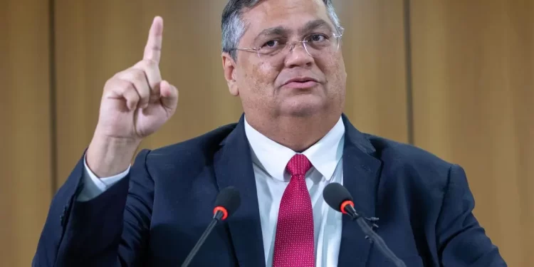 Flávio Dino anuncia operação da PF contra CACs
