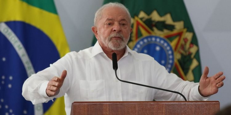Defensores públicos acusam governo Lula de descaso