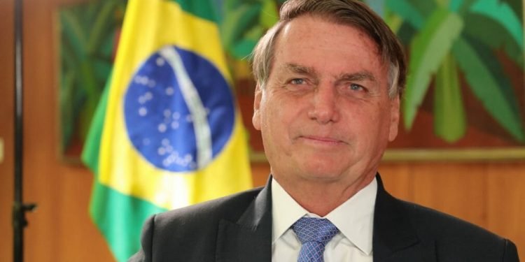 Equipe de Bolsonaro procura mulher que fez Pix de R$ 3,5 mil
