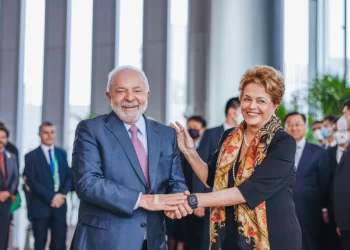 Após Lula indicar advogado ao STF, defensor de Dilma mira STJ