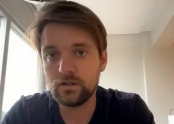 Alexandre de Moraes solta humorista Bismark Fugazza do canal Hipócritas