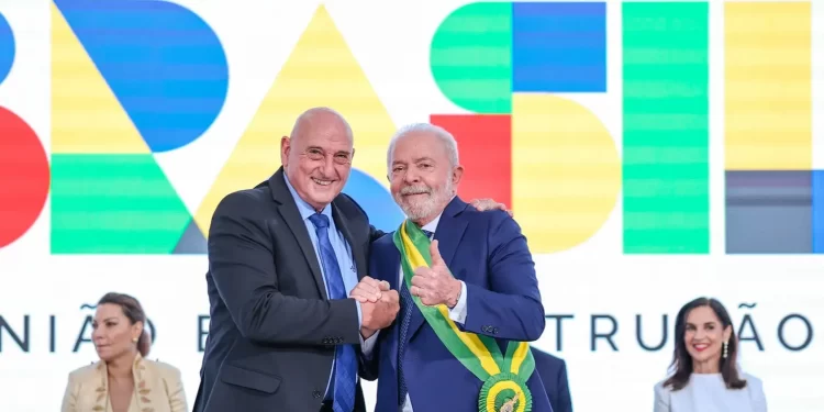 Abin reconhece ‘erro material’ em relatórios enviados pelo general Dias