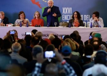 Lula critica “extrema-direita fascista” e diz não se ofender em ser chamado de “comunista”