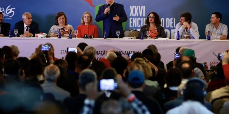 Lula critica “extrema-direita fascista” e diz não se ofender em ser chamado de “comunista”