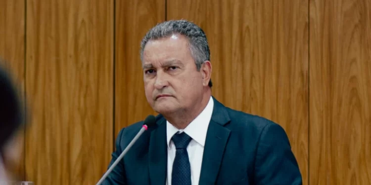Deputados pedem demissão de Rui Costa após fala sobre Brasília