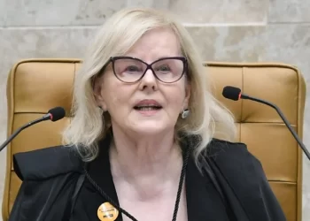 Após Lula indicar Zanin, Rosa lamenta número de mulheres